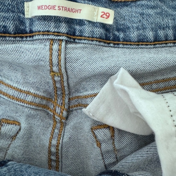 Levi's Women's Light Blue Jeans - Picture 7 of 7